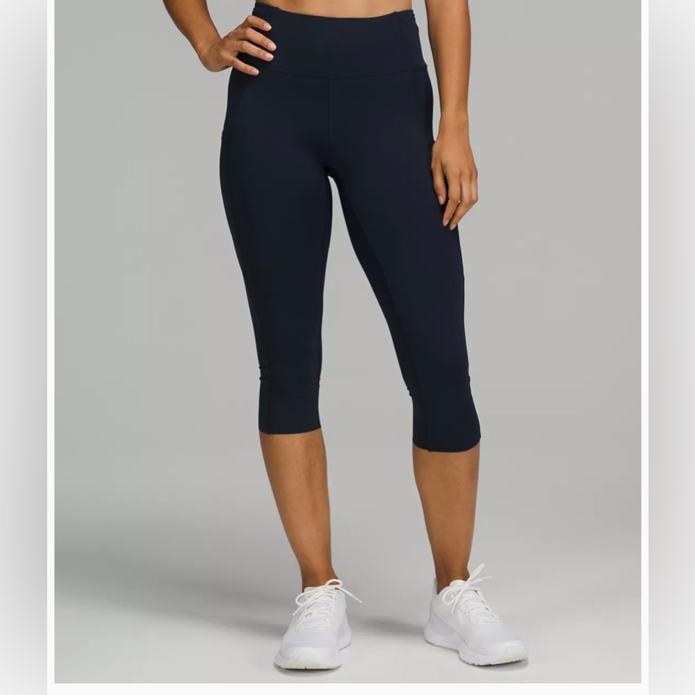 Lululemon Black Crop (Under knee) Leggings - Picture 1 of 6